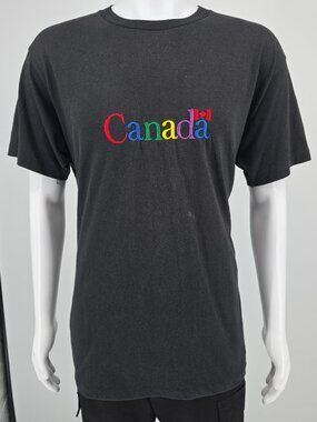 Vintage 1990s WAM "Canada" Rainbow Embroidered Souvenir T-Shirt (L/XL)
